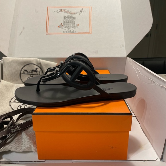 SOLD Hermès Egerie Sandals - Picture 4 of 8